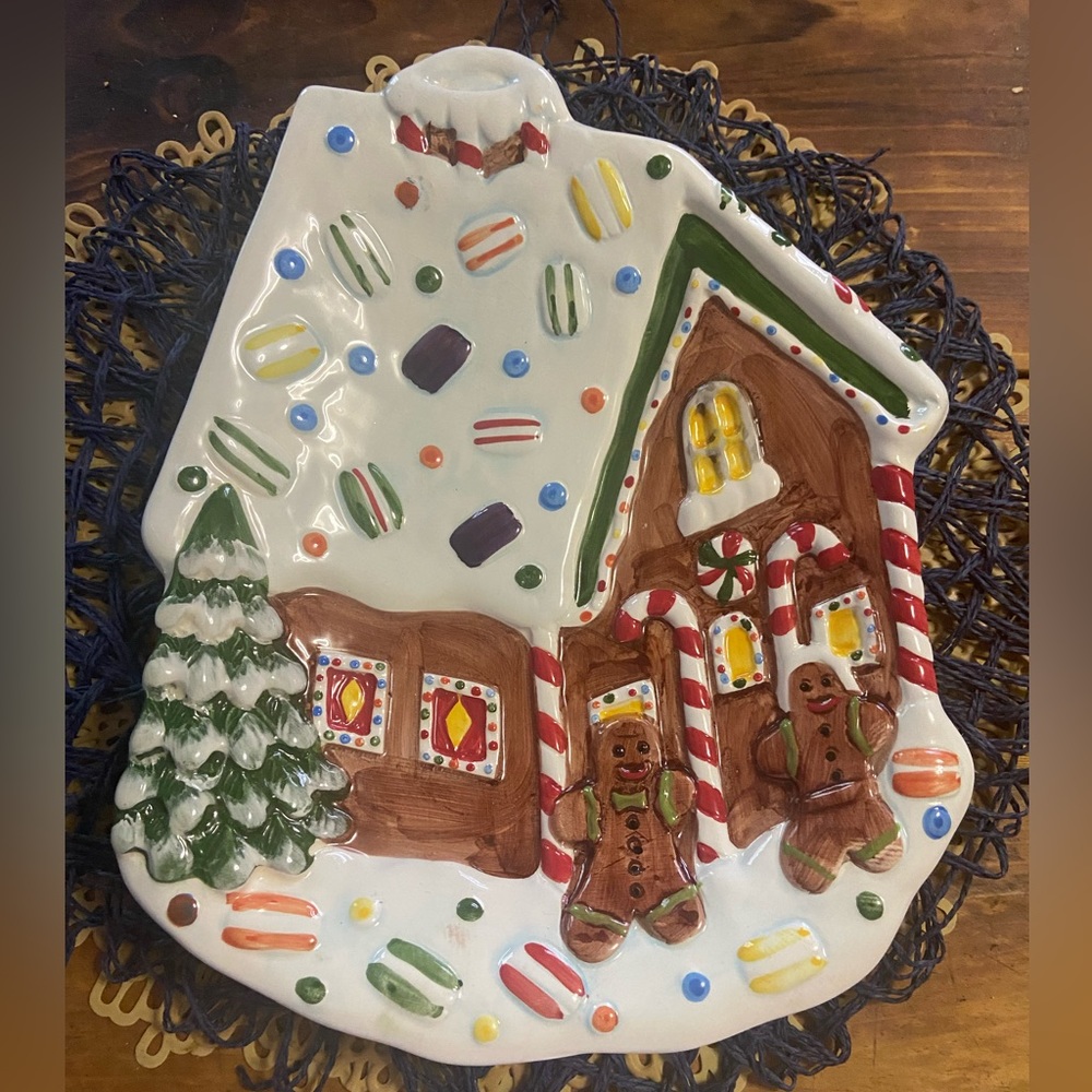 Century ceramic Christmas Holiday cookie plate tray medium sized Gingerbread